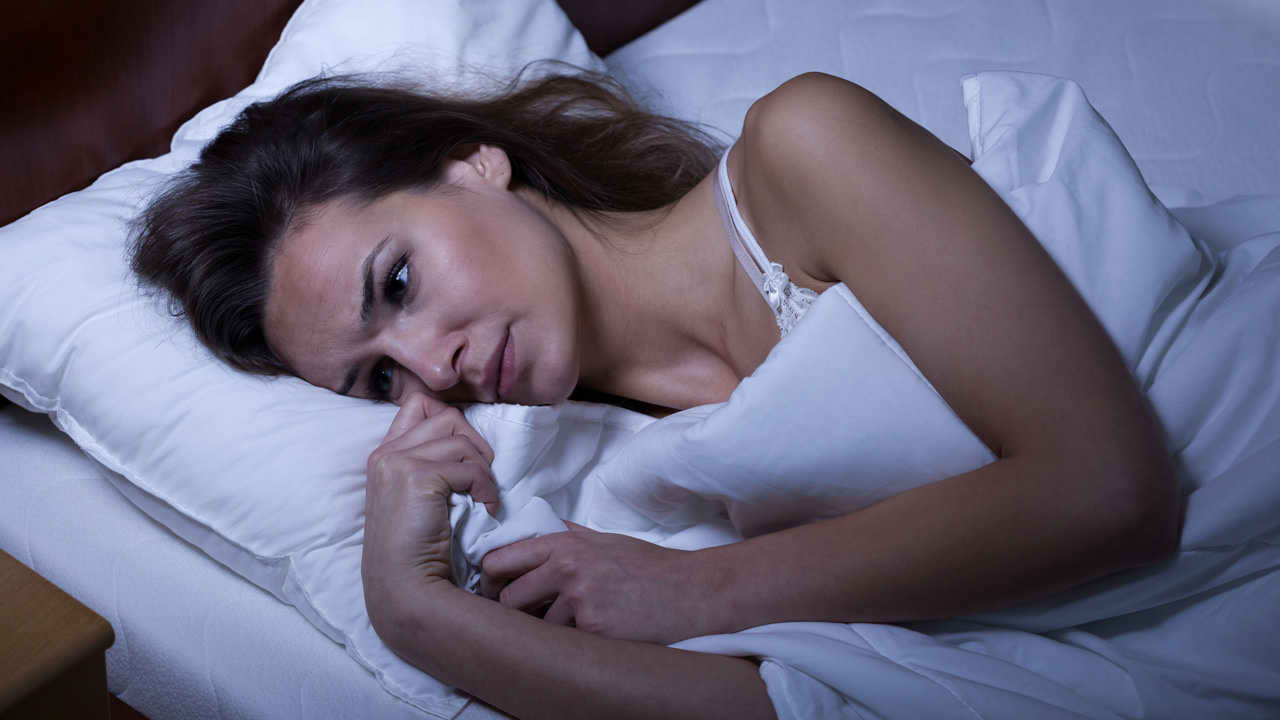 do-you-often-wake-up-between-3-am-5-am-here-is-what-it-means